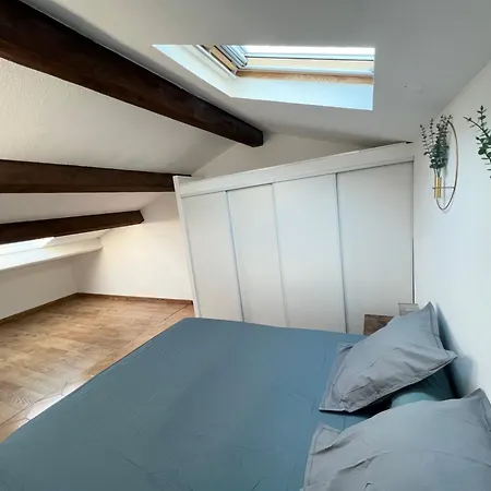 Duplex Climatisatise En Face De La ! * Sanary-sur-Mer
